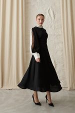 Siyah Yaka Ve Kolları Taşlı Elbise - Görsel 3