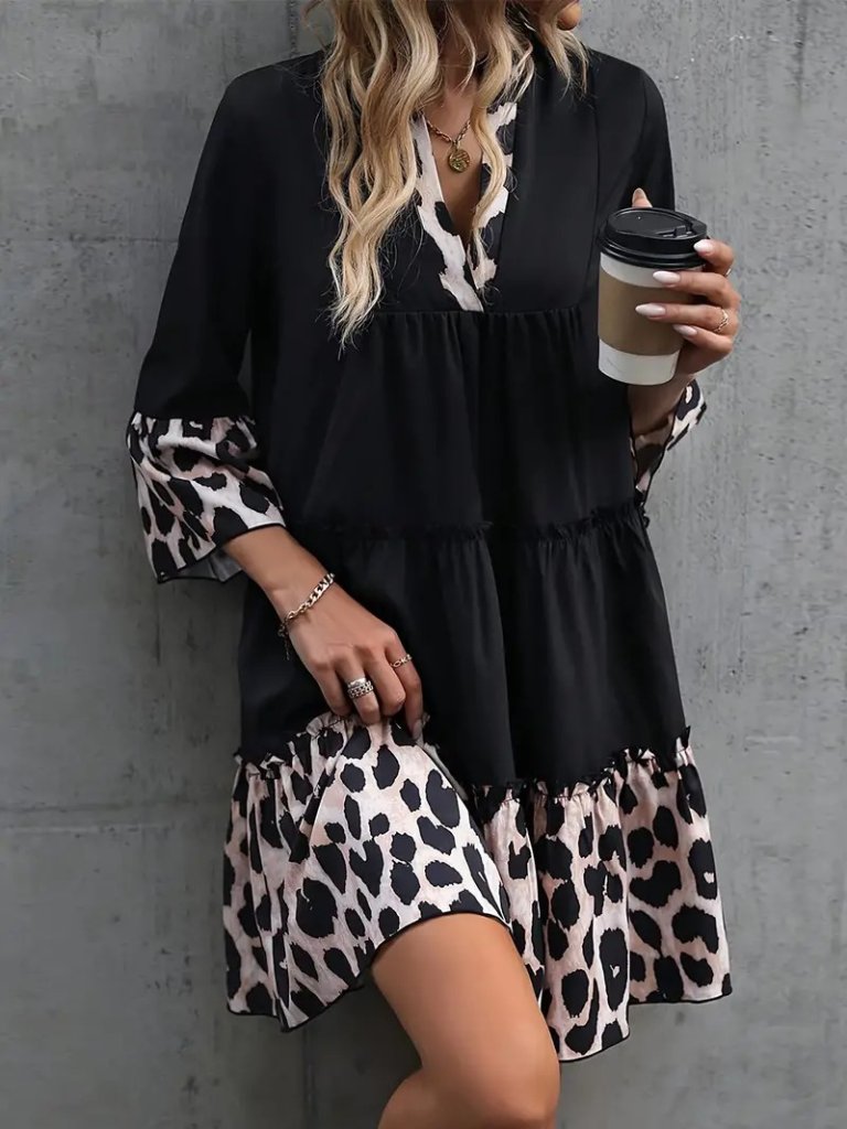 a7c5d18da1fc6125d3e6 Kadın Fakir Kol V Yakalı Leopar Desen Detaylı Trikoton Elbise - Görsel 1