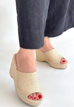 Tlay Bej Hasır Dokumalı Dolgu Topuk Terlik - Görsel 3