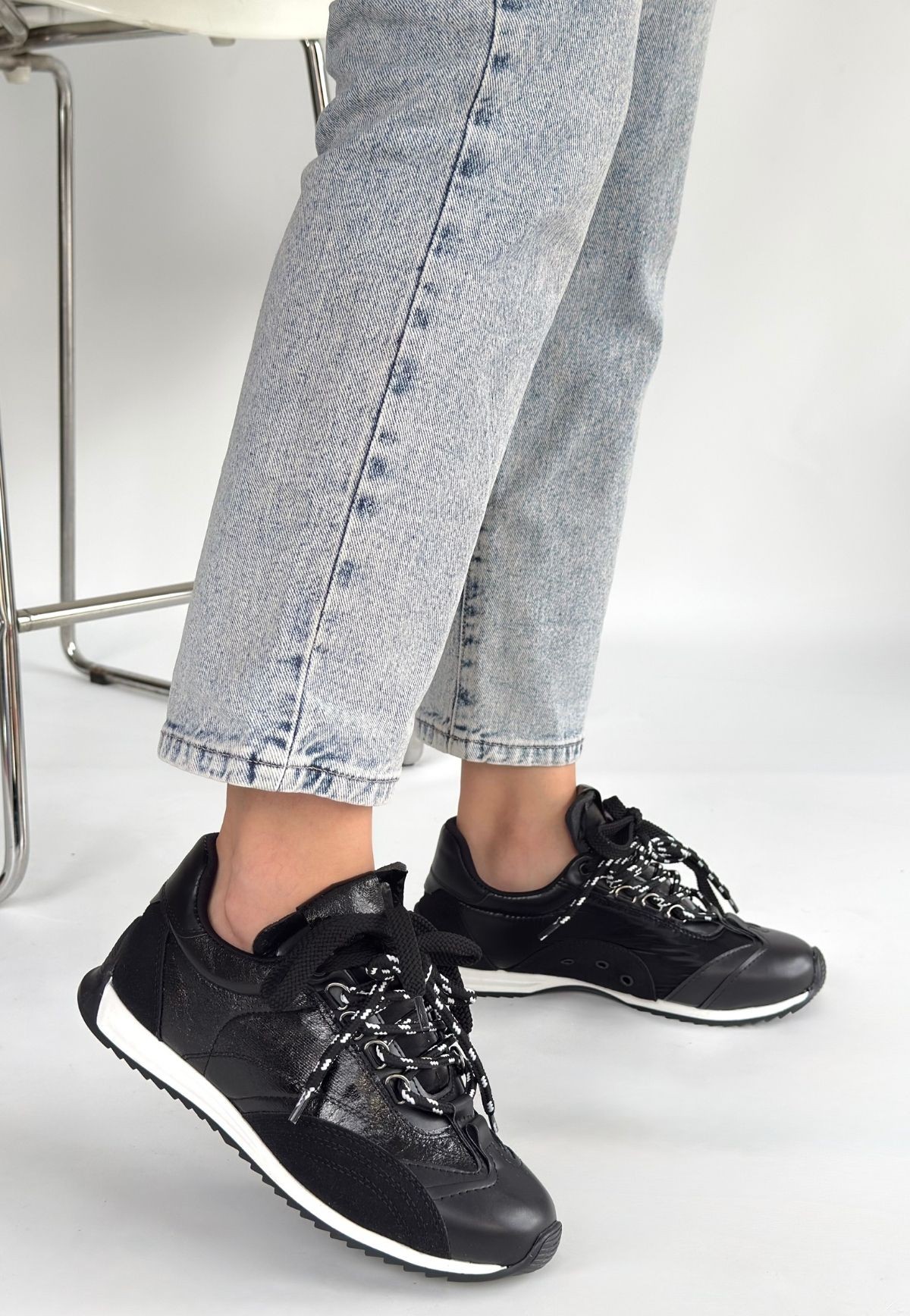 pro_erb176138929868fcaaf206e84 Ranu Siyah Cilt Paraşüt Detaylı Bağcıklı Spor Ayakkabı - Görsel 1